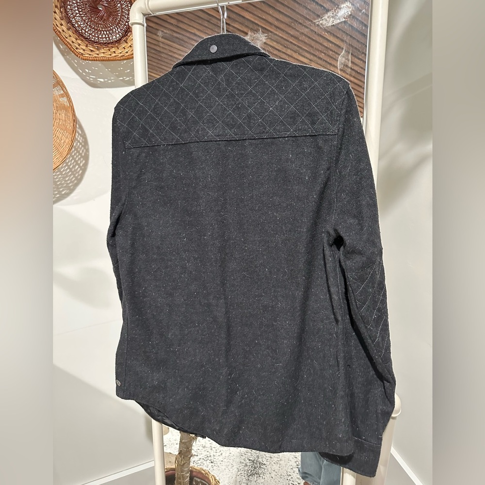 Jeremiah button up - Picture 4 of 4